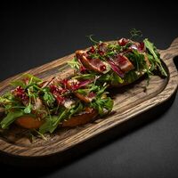 Брускетта с тунцом в Репаст