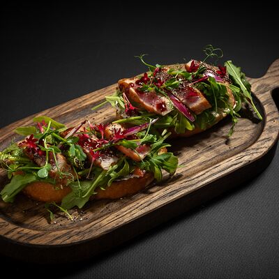 Брускетта с тунцом в Репаст по цене 900 ₽