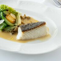 Треска черная, романо, грибной берблан с рапанами в Cape