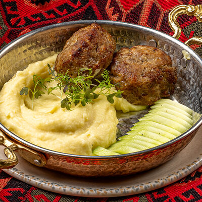 Котлеты фирменные Хмели-Сунели домашние в Хмели & Сунели по цене 760 ₽