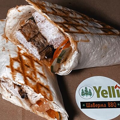 Шаурма со свининой Стандарт в Yelli food по цене 240 ₽