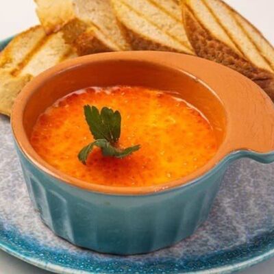 Лососевая икра с крем-сыром и авокадо в ИКРА БРЮТ УСТРИЦЫ по цене 1145 ₽