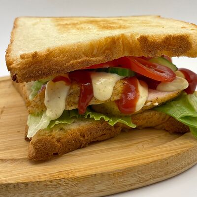 Сэндвич шашлычный с курицей в Picnic по цене 280 ₽