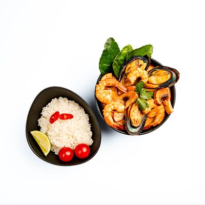 Том Ям с морепродуктамив Суши Две палки по цене 520 ₽