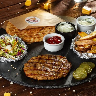 Сет на одного с плескавицей в Гриль-бар Београд по цене 480 ₽