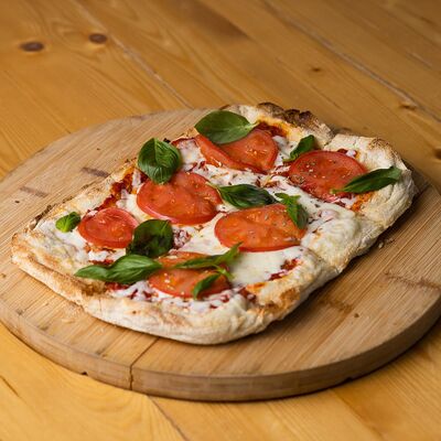 Маргарита с рассольной моцареллой в Семейный ресторан ШАРИК по цене 895 ₽