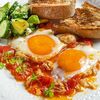 Яичница из 2-х яиц с томатами в Capo Ristorante по цене 650