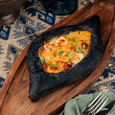 Хачапури с морепродуктами в соусе том ям в ШБ Next по цене 610 ₽