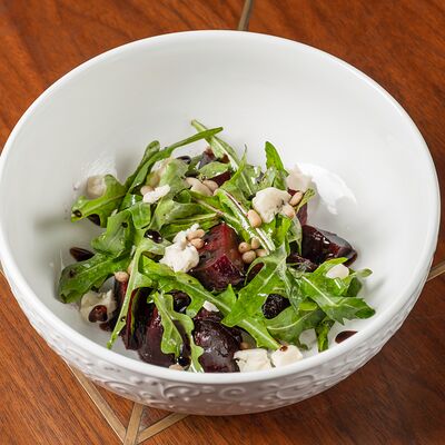 Салат со свёклой, дорблю и кедровыми орехами в The 312 по цене 580 ₽