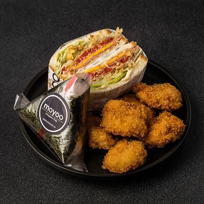 Бенто с сэндвичем в MOYOO по цене 580 ₽