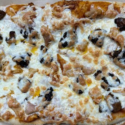 Пицца Курица с Грибами в Кафе ЧСВ Шаурма по цене 785 ₽