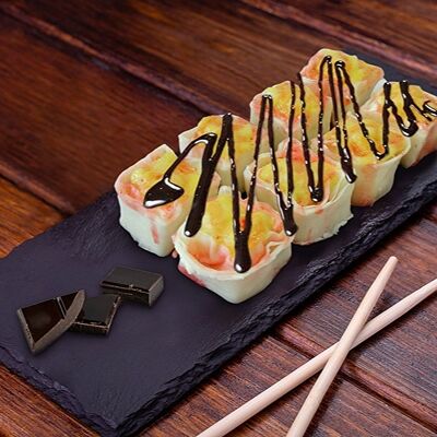 Фруктовый ролл с ананасом и шоколадным топпингом в Inari по цене 517 ₽