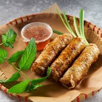 Жареный спринг-ролл Нем ран с мясом в Rice & Peamz