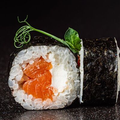 Норимак с лососем и сыром в Art Sushi по цене 17 р.