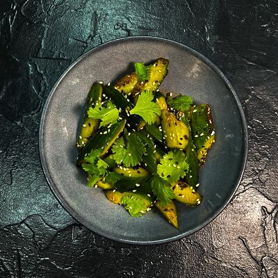 Закуска из битых огурцов в Японика по цене 390 ₽