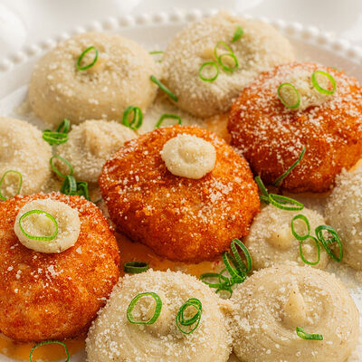 Котлеты из краба с трюфельным пюре в Morricone pizza & wine по цене 760 ₽