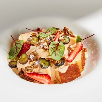 Бисквит с муссом из варёной сгущенки в Гастробар DOM по цене 520