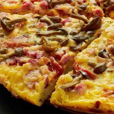 Пицца Домашняя (целая) в 7 LiR по цене 1296 ₽