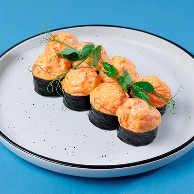 Острый ролл с лососемв Dark Lava по цене 729 ₽