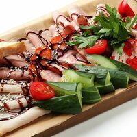 Мясная тарелка в Максимилианс