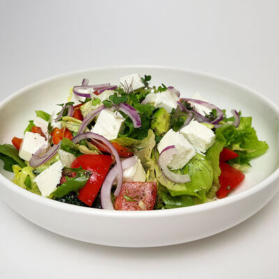 Салат Греческий в Атмосфера по цене 765 ₽