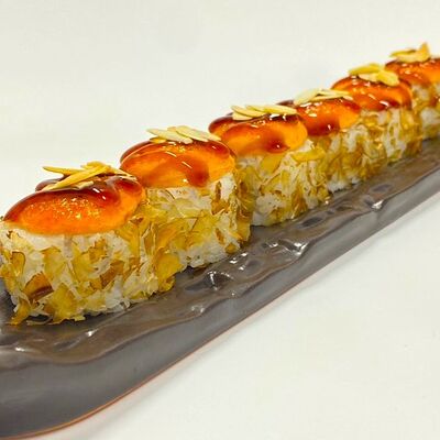 Запеченный ролл с угрем под соусом спайси в Sushi Break по цене 680 ₽