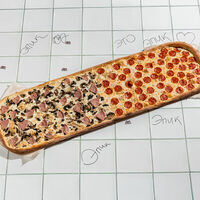 Пеперони-Капричоза метр в Epic Pizza
