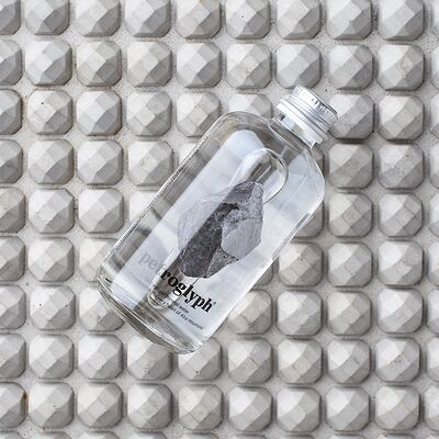 Вода Петроглиф негазированнаяв KITCHEN по цене 350 ₽