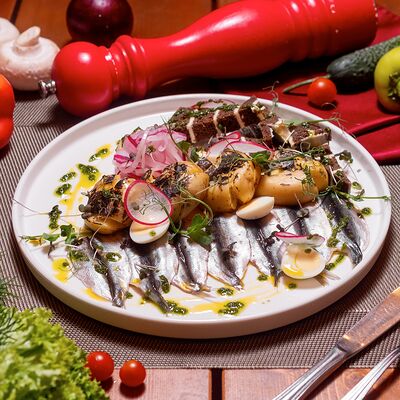 Килька балтийская с картофелем беби в Золотая прага по цене 680 ₽