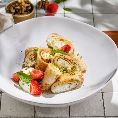 Блинчики с творогом и фисташковой крошкой в ЛарисуВаннуХочу по цене 450