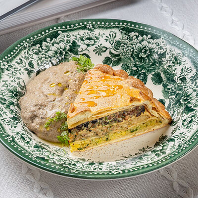 Курник с лесными грибами в Lores по цене 790 ₽