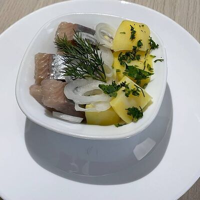 Сельдь с картошкой в Столовая На Кольце по цене 200 ₽