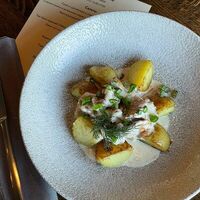 Жареный картофель бейби с лисичками в More More