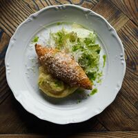 Котлета по-волгоградски из петуха с грибами в 12 kitchen & wine