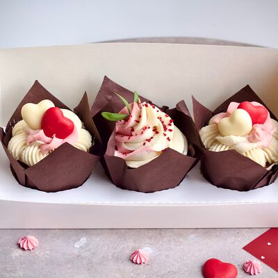 Капкейки нежно-розовые Клубника-ваниль в Chocoton по цене 1750 ₽