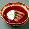 Борщ с брискетом из говядины и сметаной в Историческая кофейня Максим по цене 570