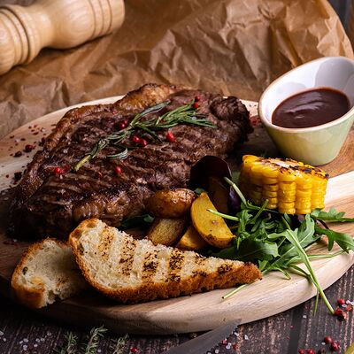 Стейк Стриплойн зернового откорма в Булл Вар по цене 2814 ₽