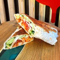 Шаурма с креветками в соусе сладкий Чили в Umami
