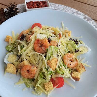 Цезарь с креветками в Аустерия по цене 750 ₽
