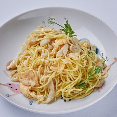 Яичная лапша с курицей в Китайская Грамота по цене 480 ₽
