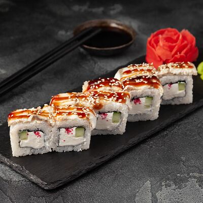 Ролл Канада в SushiHit по цене 345 ₽