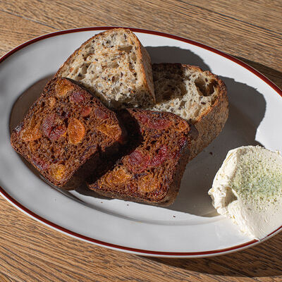 Домашний хлеб, масло в Touché по цене 400 ₽