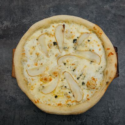 Пицца Груша-Дорблю в Грин бар по цене 800 ₽