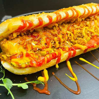 Хот-дог с соусом сальса в Рябинушка по цене 490 ₽