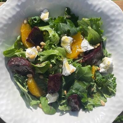 Салат с печёной свеклой и сыром фета в Причал by АкваЛэнд по цене 650 ₽