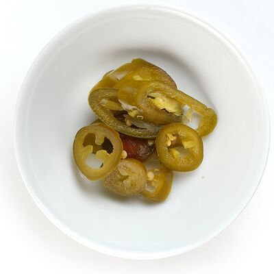 Острый перчик халапеньо в Три жены по цене 25