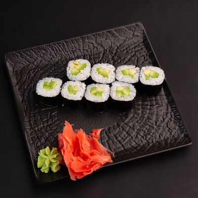 Ролл с авокадо в Pho Tom по цене 190 ₽