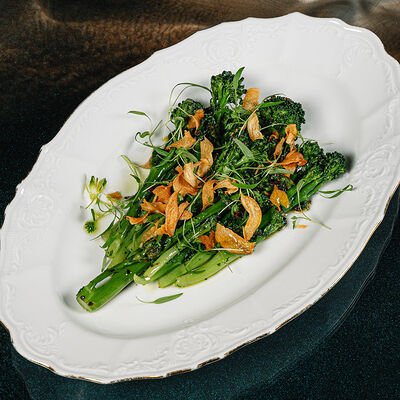 Брокколи на гриле в соусе Чимичурри в Гвидон по цене 650 ₽