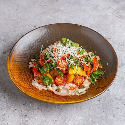 Салат с индейкойв Бар 108 по цене 640 ₽