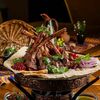 Корейка ягненка с запеченным яблоком в Алазани по цене 4485